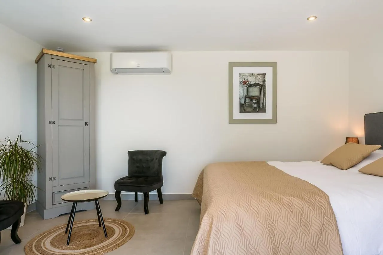 Couette-café Villa Domitia Chambre d'Hôtes Luberon Bonnieux France